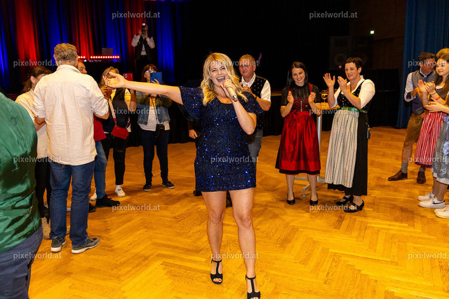 Schlager trifft Tracht | Bildershop von pixelworld.at - Realisiert mit Pictrs.com