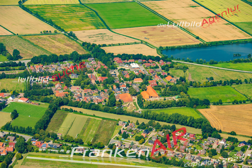 Schrägluftbild  Wybelsum  Emden - Das Luftbild wurde 2025 vom UL-Flugzeug heraus erstellt (ohne Drohne- keine Drohnenaufnahme ) - Hochauflösende Luftaufnahme -Nicht vergleichbar mit Google Maps oder Satelittenbilder- Die Geschenkidee !Mit Lizenz und Bildrechte bestellbar