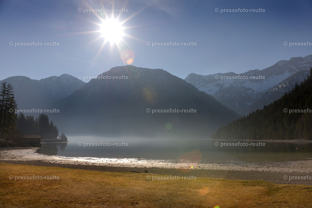 welltvi-BDB-Plansee-Fruehjahr_18032020-WTV_2653 | Info aus dem Bezirk Reutte/Ausserfern Tirol sowie eine umfangreiche Bilddatenbank über die gesamte Region: Lechtal, Talkessel Reutte, Tannheimertal, Zwischentoren. Lech, Plansee, Zugspitze, Grenztunnel, B179, Fernpassstraße, Verkehr, Lawinen, Tradition, - Realisiert mit Pictrs.com