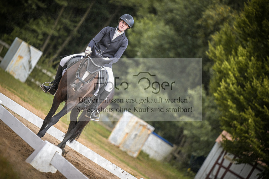 DOS_2108 | Entdecke hochwertige Reitturnierfotos von Foto Oger. Professionell, emotional und authentisch – jetzt Lieblingsmomente im Shop bestellen.Deutschlandweite Turnierfotografie. - Realisiert mit Pictrs.com