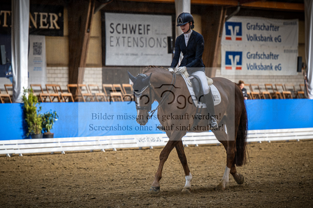 DOS_0866 | Entdecke hochwertige Reitturnierfotos von Foto Oger. Professionell, emotional und authentisch – jetzt Lieblingsmomente im Shop bestellen.Deutschlandweite Turnierfotografie. - Realisiert mit Pictrs.com