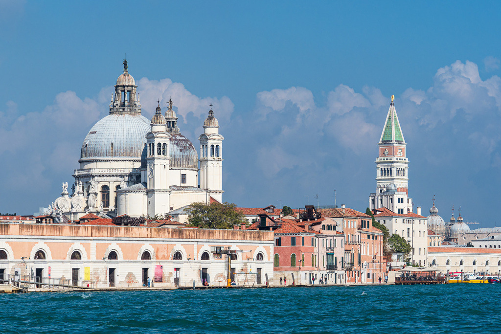 Blick auf historische Gebäude in Venedig, Italien | Blick auf historische Gebäude in Venedig, Italien.