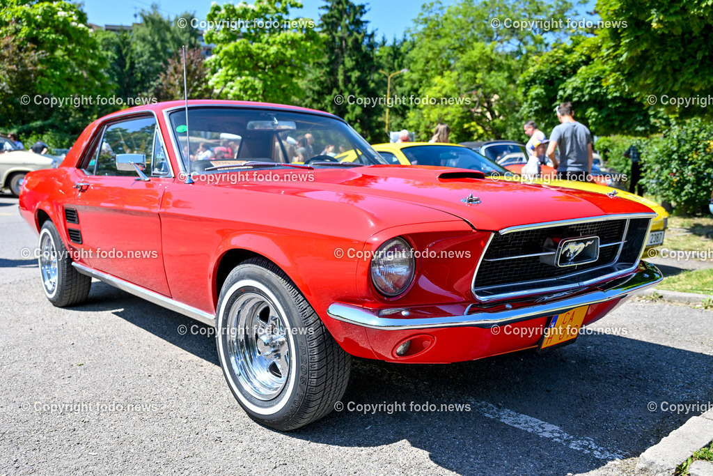 Slowakei_ Povazska Bystrica_ Veteran Tour Manin_ 14.06.2025-120 | 14.06.2025, Slowakei, SVK, Trenciansky kraj, Povazska Bystrica, im Bild Oldtimer Klub, Historische Fahrzeuge, Veteran Tour Manin, Auto, Alt, Besucher, Menschen, Feature, Symbolbild