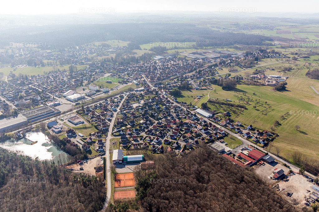 Vue aérienne: Vue de la ville à Laubach dans le département Bas Rhin, France. Photo: IMG_097475.jpg prise le 16/03/2017 par Werner Riehm/FLY-FOTO.eu – Résolution de l'original: 5472 x 3648 px