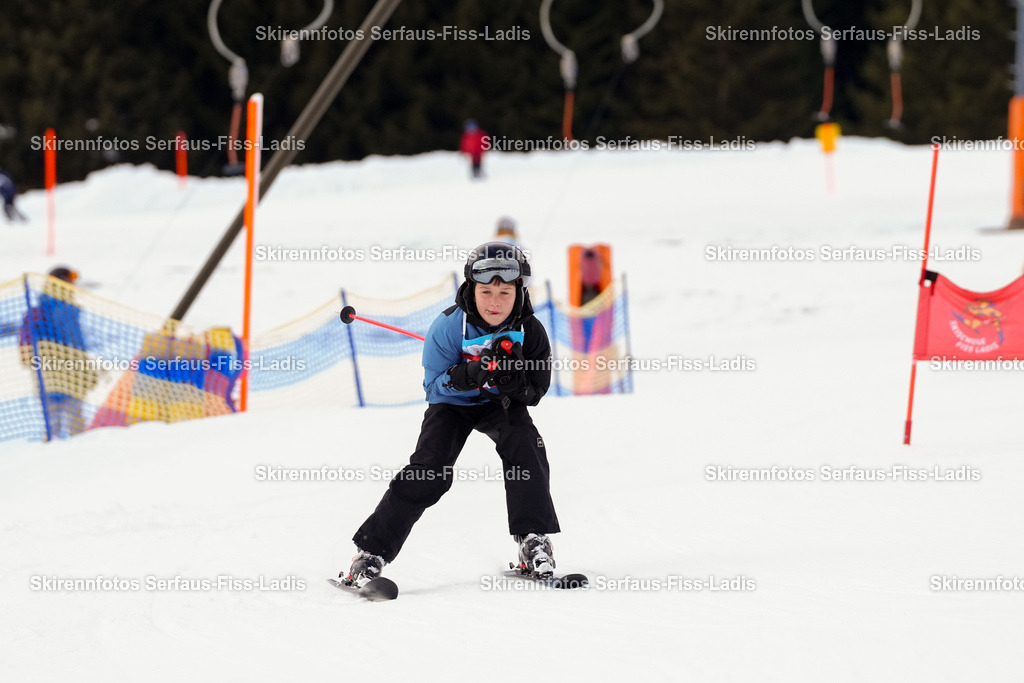 SRF_02.01.2026_0774 | Skirennfotos,Serfaus,Fiss,Ladis,Kinderskirennen,Winter,Tirol,Oberland,skirace,SFL,feelfree,weil wir's genießen,ski,Ski,skifahren,Sonnenplateau, - Realisiert mit Pictrs.com