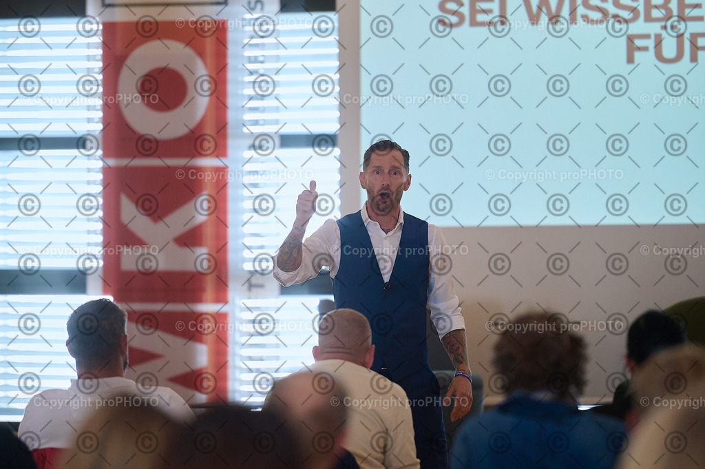 076_202509_EmployerBranding_NZ6_9835 | proPHOTO - Realisiert mit Pictrs.com