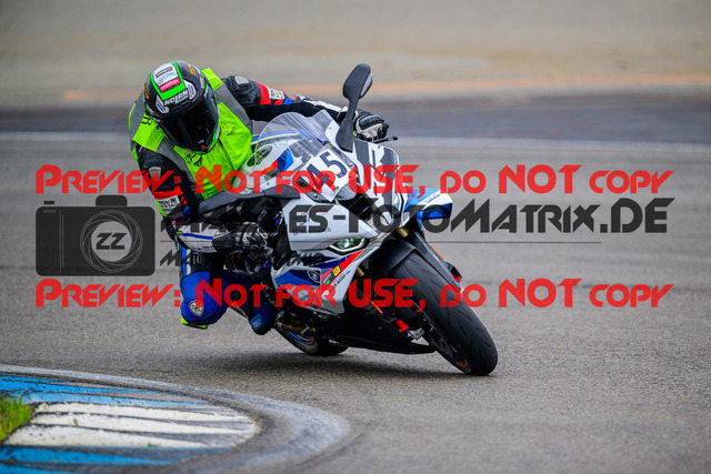 MaZZes_Fotomatrix_20250421_6007705_5111 | GELB