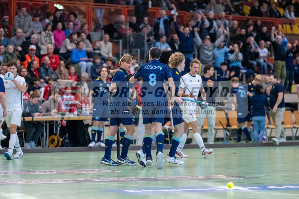 HK_20250118_101745 | 1/4 Finale 1. Bundesliga Halle Herren Crefelder HTC - Zehlendorfer Wespen am 18.1.2025 Halle Glockenspitz, Krefeld , #Timo Rätke ( Zehlendorfer Wespen #25 ) , Daniel Koschyk-von Horlacher ( Zehlendorfer Wespen #8 )
