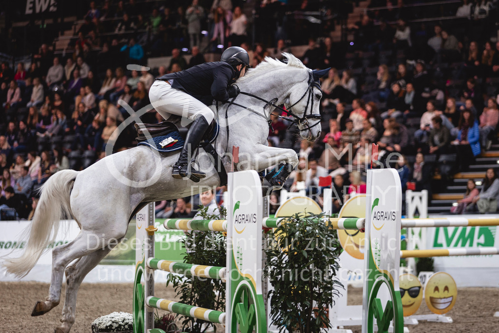 241102_Oldenburg_FinaleWaldbach-159 | Deine schönsten Turniermomente als professionelle Fotos! Entdecke hochwertige Pferdesport-Fotografie im Online-Shop. Jetzt Fotos finden & bestellen!