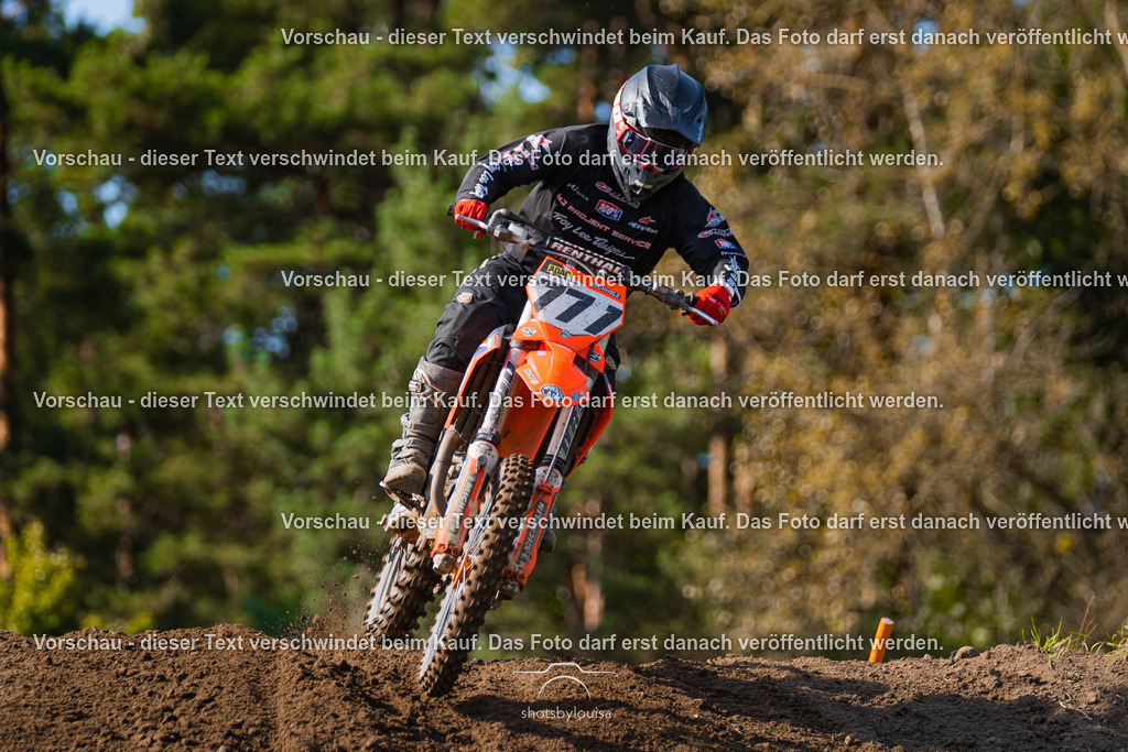 09_21_LM_Schenkenhorst-9481 | Sportfotografin aus Berlin-Brandenburg mit Fokus auf Motocross. Ich halte deine sportliche Leistung und echte Emotionen auf und neben der Strecke professionell fest. Entdecke die Fotos von deinem Rennen und bestelle sie direkt hier im Shop.