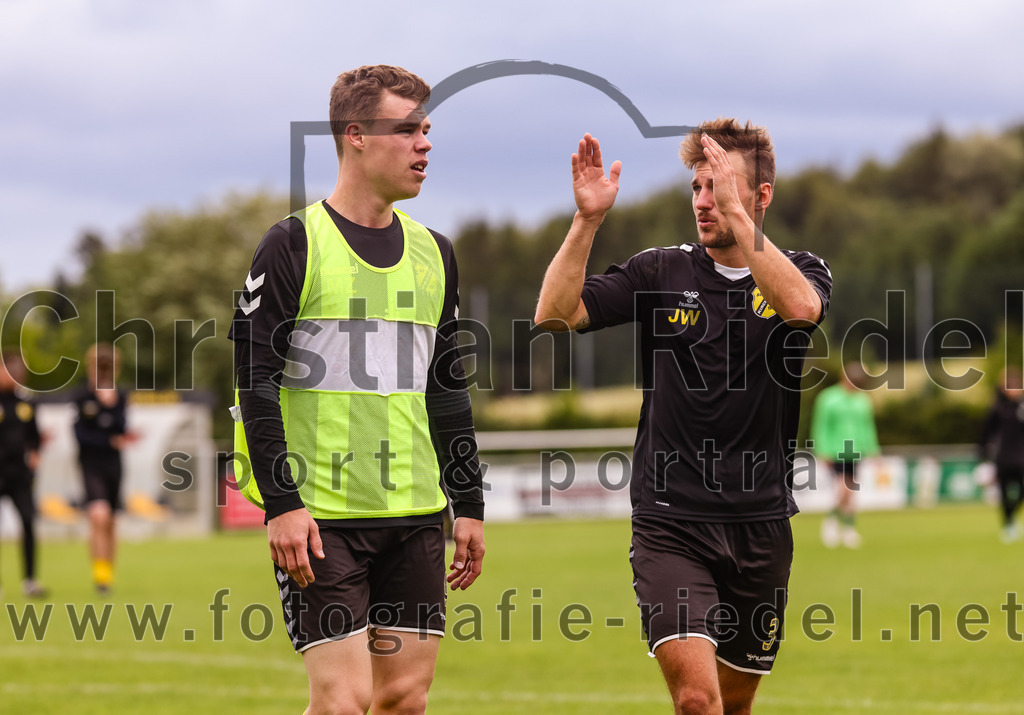 2023-08-06_008_SC_Kirchasch_gegen_SV_Eichenried | Bockhorn, Deutschland, 06.08.2023:
Fußball, Kreisliga 2023 / 2024, 2. Spieltag, SC Kirchasch gegen SV Eichenried, Endergebnis: 3:1

Markus Zollner (SC Kirchasch, #9), Johannes Westermaier (SC Kirchasch, #3)

Foto: Christian Riedel / fotografie-riedel.net
