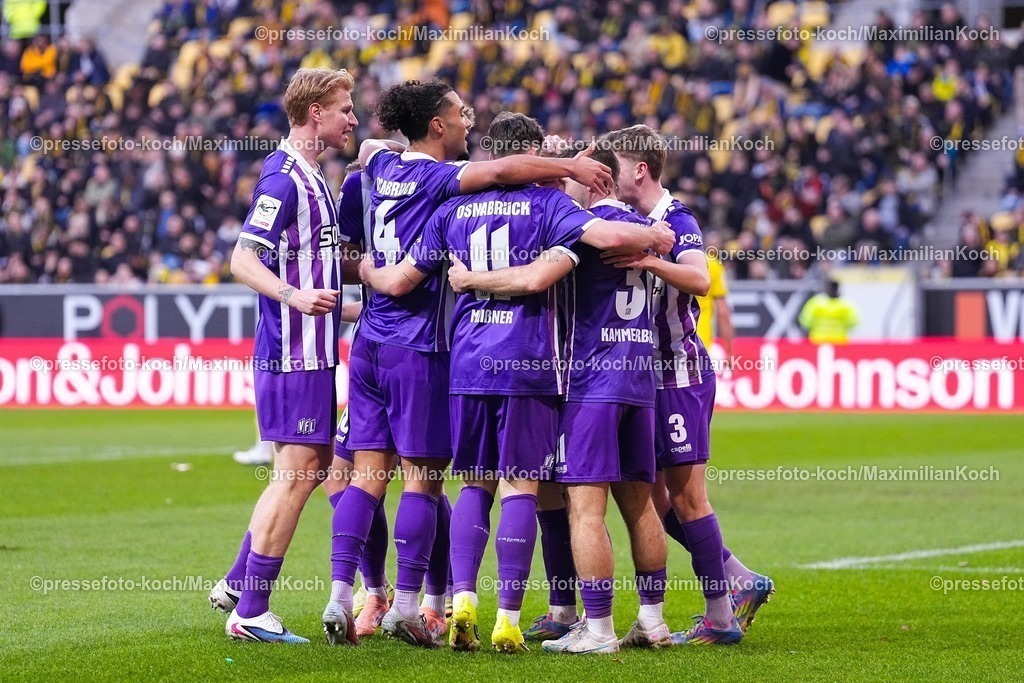xYDRx17012601025 | 17.01.2026, xydrx, Fußball, 3.Liga, TSV Alemannia Aachen - VfL Osnabrück, Saison 2025 2026, Tivoli: Torjubel nach dem Tor zum 1:0 für den VfL Osnabrück durch Torschütze Bryan Henning (VfL Osnabrück #6) zusammen mit Patrick Kammerbauer (VfL Osnabrück #31) und Yigit Karademir (VfL Osnabrück #4) und Robin Meißnern (VfL Osnabrück #11) und Lars Kehl (VfL Osnabrück #18)        DFB regulations prohibit any use of photographs as image sequences and or quasi-video. Photo: xYannisxDreimannxPressefotoKochx