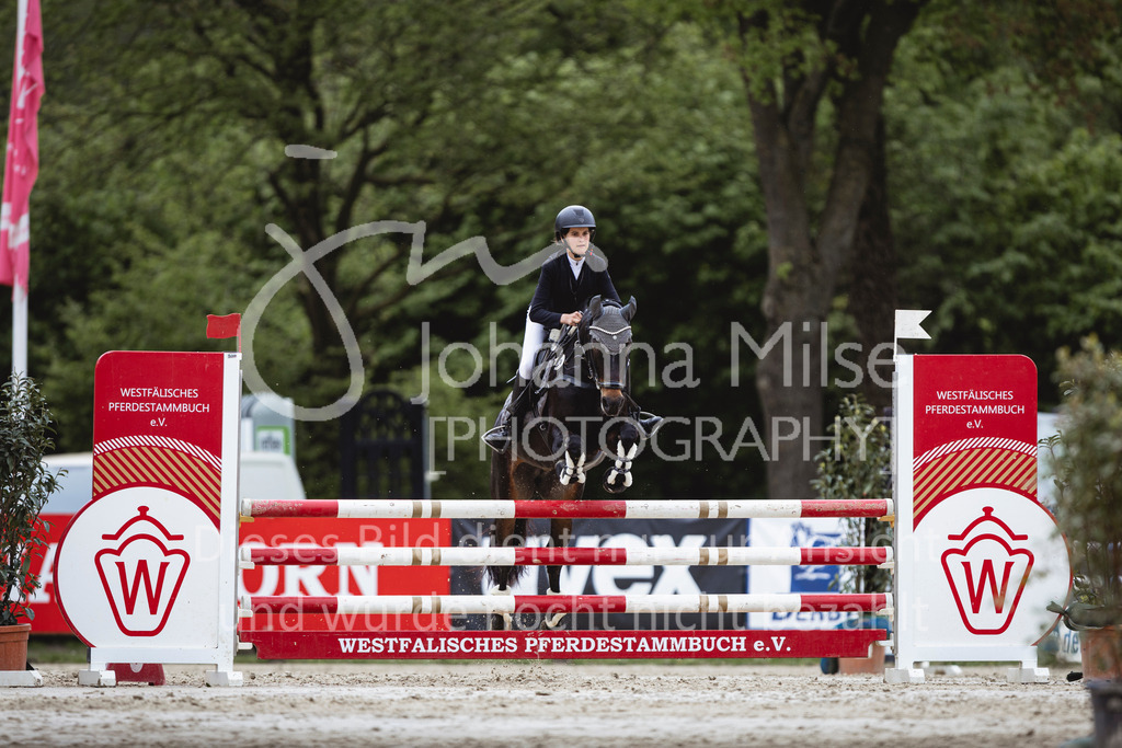 240504_PonyTrophy-230 | Deine schönsten Turniermomente als professionelle Fotos! Entdecke hochwertige Pferdesport-Fotografie im Online-Shop. Jetzt Fotos finden & bestellen!