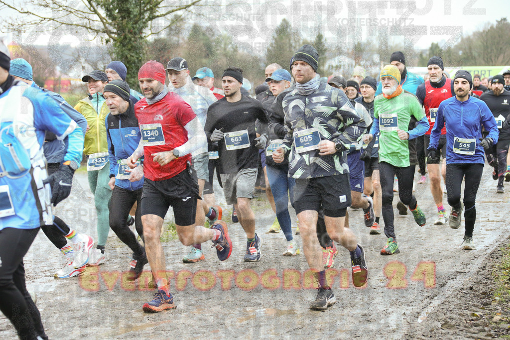 241208_0926_EX1_3682 | Sportfotografie im Rhein-Sieg Kreis, Köln, Bonn, NRW, Rheinland Pfalz, Hessen, etc. Unser Tätigkeitsfeld umfasst den Laufsport vom Volkslauf über den Marathon, Duathlon, Triathon bis zum Ultralauf wie Kölnpfad Ultra oder Schindertrail.
