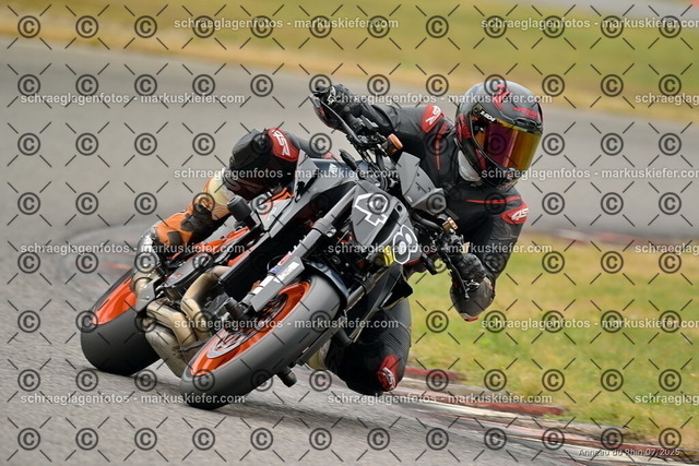 25bt05-0327 | markuskiefer.com - Realisiert mit Pictrs.com