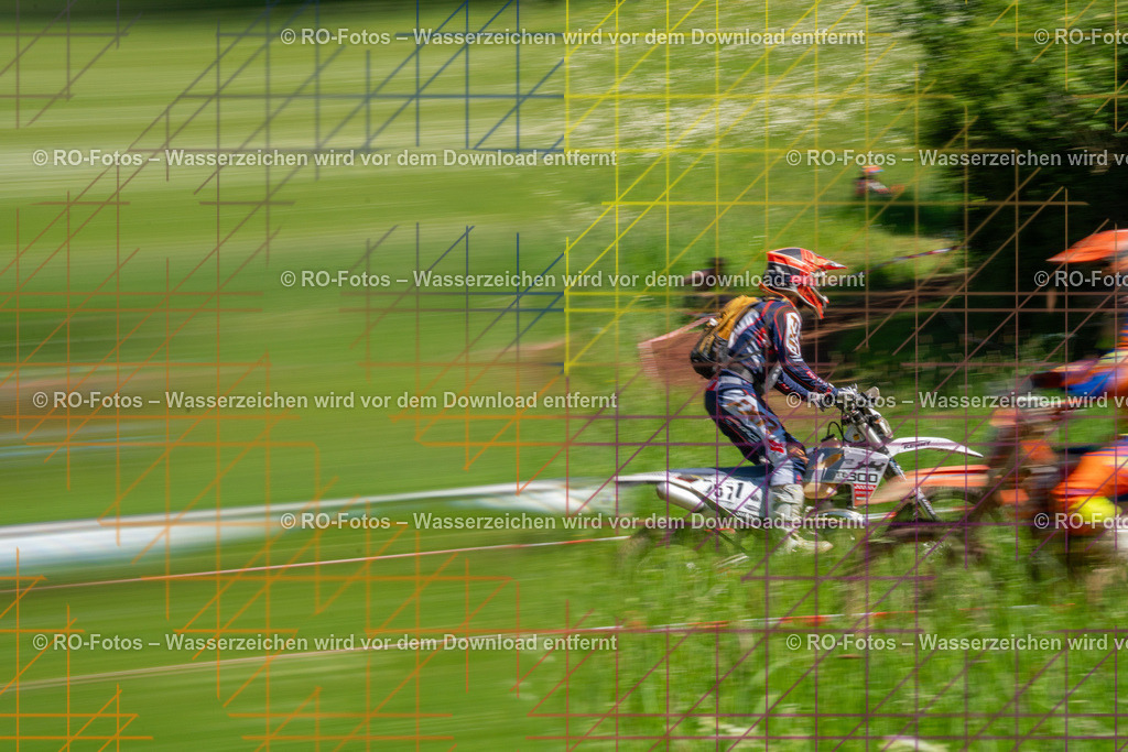 Wolfshausen 2 Lauf -817 | Sportfotografie von RO-Fotos: Motorsport, Motocross, Enduro, Laufveranstaltungen und Triathlon. Professionelle Fotos von Sportlern und Events. - Realisiert mit Pictrs.com