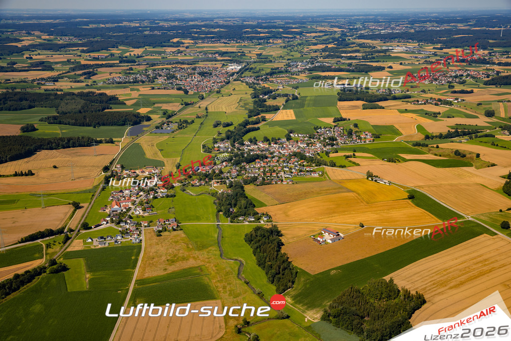 Das Luftbild zeigt : Harthausen Friedberg - Die Luftaufnahme wurde 2024 vom UL-Flugzeug aus erstellt ( keine Drohne ) - Hochauflösende Luftaufnahme - Für grossformatige Ausdrucke geeignet. Die Geschenkidee !Mit Lizenz und Bildrechte bestellbar