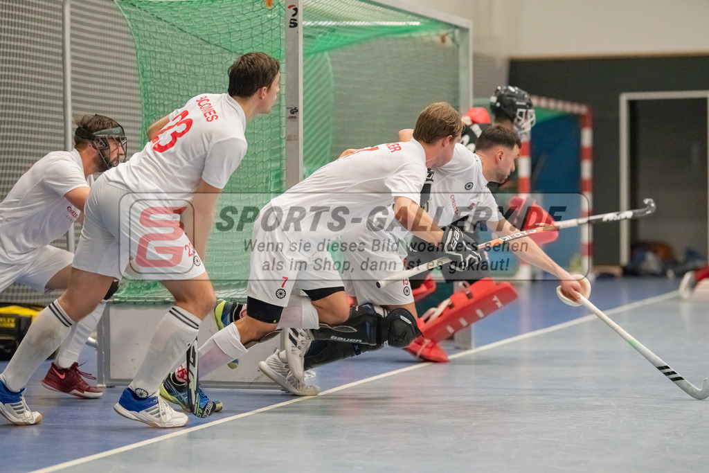 HK_20230107_102332 | 1. Bundesliga ( Halle ) Herren Düsseldorfer HC -  Crefelder HTC am 7.1.2023 Düsseldorfer HC, Düsseldorf , Laurens Bernhard ( Crefelder HTC #7 ) , Boomes Anton ( Crefelder HTC #23 ) , Bachmann Lucas Maximilian ( Crefelder HTC #15 ) , Jansen Phillip ( Crefelder HTC #12 )