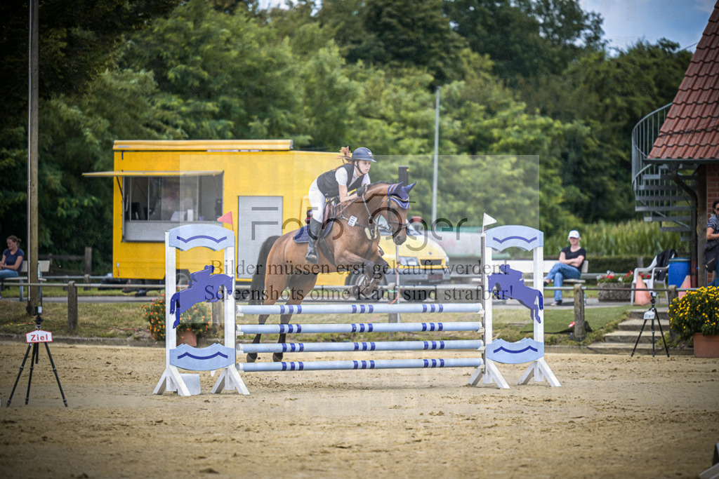 DOS_8503 | Entdecke hochwertige Reitturnierfotos von Foto Oger. Professionell, emotional und authentisch – jetzt Lieblingsmomente im Shop bestellen.Deutschlandweite Turnierfotografie. - Realisiert mit Pictrs.com