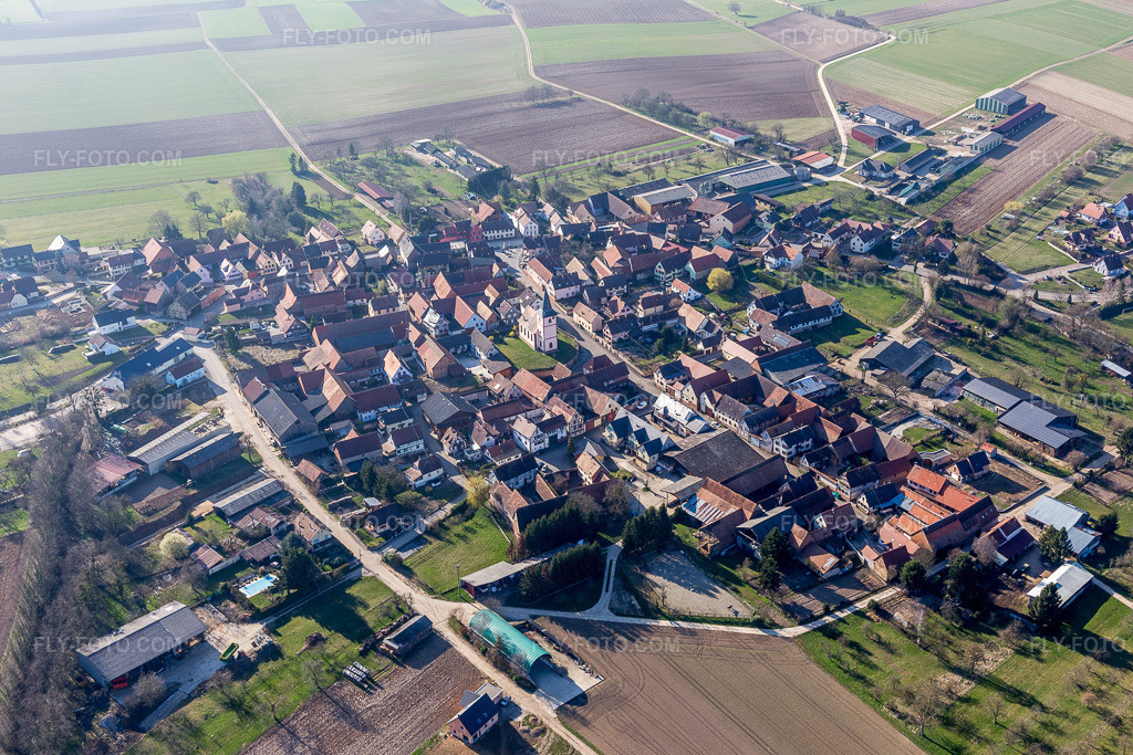 Aerial view: View of the town in Melsheim in the state Bas-Rhin, France. – Photo: IMG_097539.jpg taken on 03/16/2017 by Werner Riehm/FLY-FOTO.com – Resolution of the original: 5472 x 3648 px