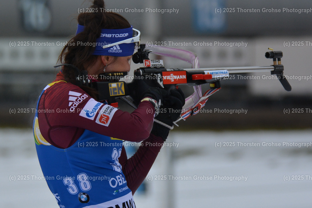 IBU WC Biathlon Oberhof 2018 | AKIMOVA Tatiana (RUS) am Schiessstand; IBU WC Biathlon Oberhof 2018, 10 km Verfolgung der Frauen am 06.01.2018 in der DKB Ski Arena in Oberhof, (Deutschland) - Realisiert mit Pictrs.com