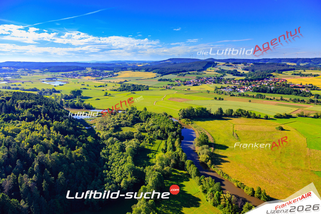 Die Luftaufnahme Motschenbach - Mainleus wurde 2017 mittels Flugzeug (keine Drohne) erstellt. Perfekte Schärfe und Druck- Auflösung- Garantiert!