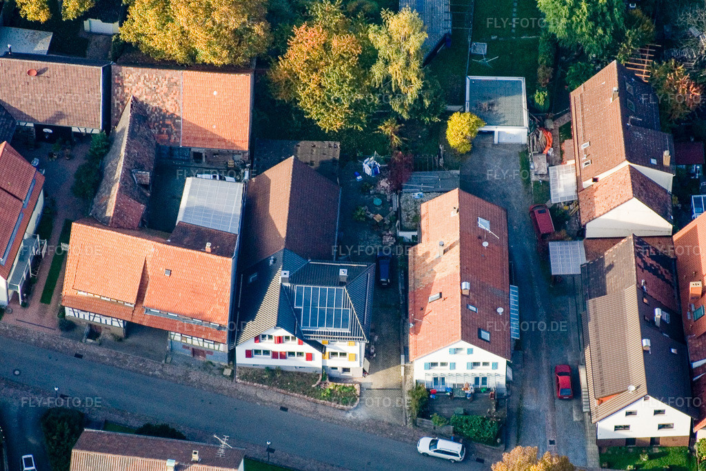 Luftbild: Lange Straße im Ortsteil Schluttenbach in Ettlingen im Bundesland Baden-Württemberg in Deutschland. Foto: IMG_14057.jpg vom 11.10.2008 durch Werner Riehm/FLY-FOTO.de