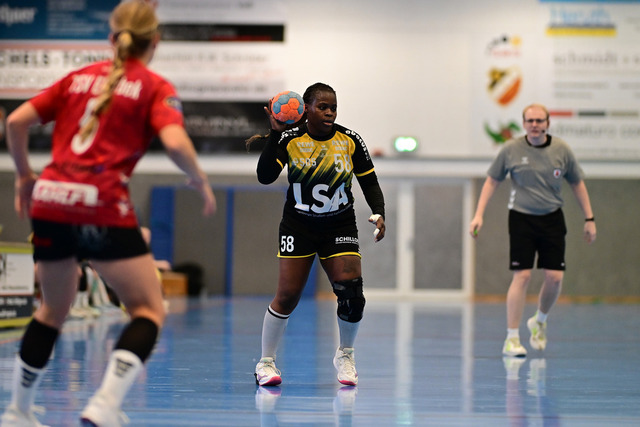 Handball I Frauen I Saison 2025-2026 I Regionalliga I 10. Spieltag I TSV Ellerbek - Lauenburger SV I 30545 | Der Sportfotograf. - Realisiert mit Pictrs.com
