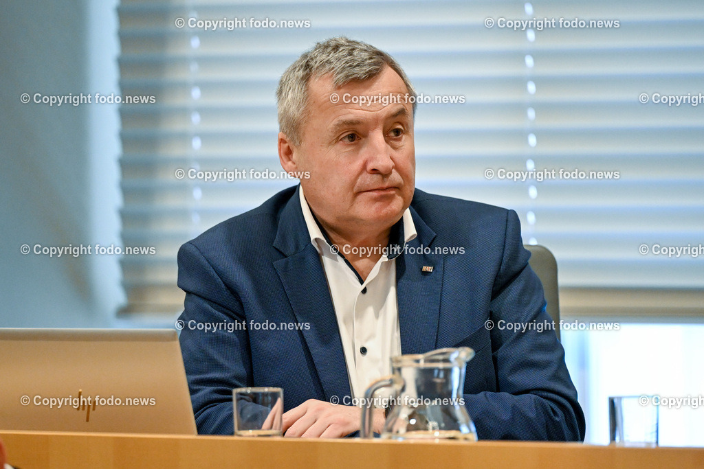 Landhaus Linz_ Promenade_ Landtagssitzung_ 07.03.2024-60 | 07.03.2024, Landhaus Linz AUT, Promenade, Landtagssitzung, im Bild Rudolf Hoscher (Direktor des Ooe Landesrechnungshofes)