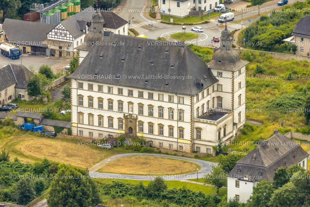 Warstein240713789Sichtigvor | Luftbild, ehemalige Deutschordenskommende Mülheim Schloss, Sichtigvor, Warstein, Sauerland, Nordrhein-Westfalen, Deutschland