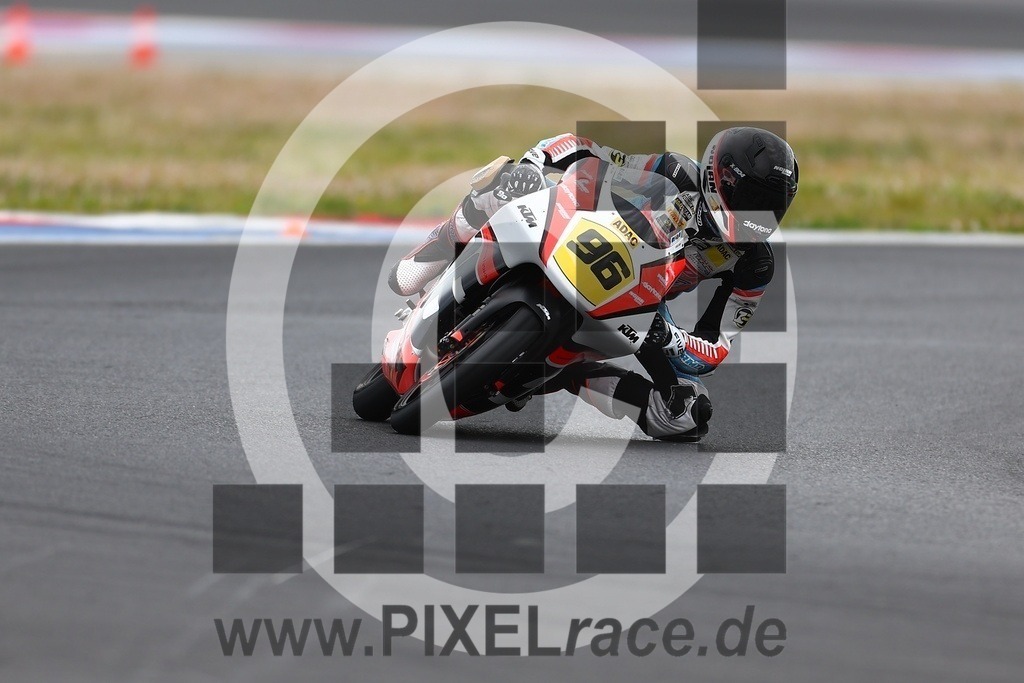 0096-20260331_00580 | Schöne Erinnerungen an spannende Momente - das festzuhalten ist unser Job. PIXELrace.de ist seit 2003 auf den Rennstrecken Europas unterwegs um die Action draußen beim Fahren und die wunderbare Stimmung imm Fahrerlager für euch einzufangen.