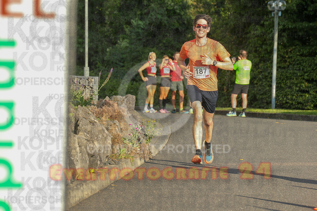 250801_1920_EX1_7657 | Sportfotografie im Rhein-Sieg Kreis, Köln, Bonn, NRW, Rheinland Pfalz, Hessen, etc. Unser Tätigkeitsfeld umfasst den Laufsport vom Volkslauf über den Marathon, Duathlon, Triathon bis zum Ultralauf wie Kölnpfad Ultra oder Schindertrail.
