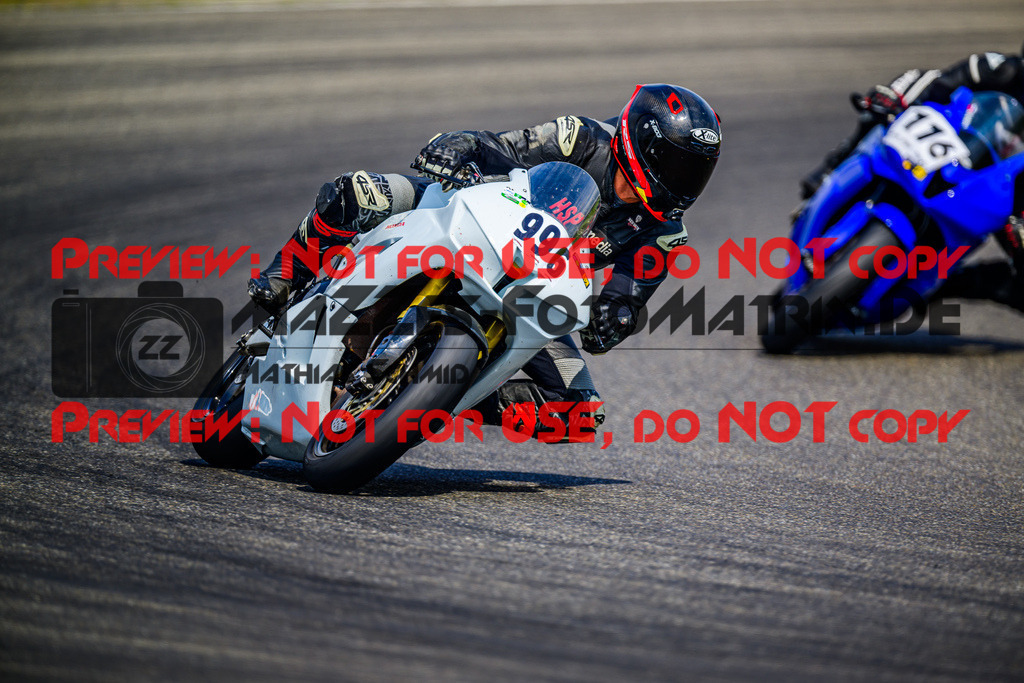 MaZZes_FotoMatrix_240717_6007705_7044 | GELB