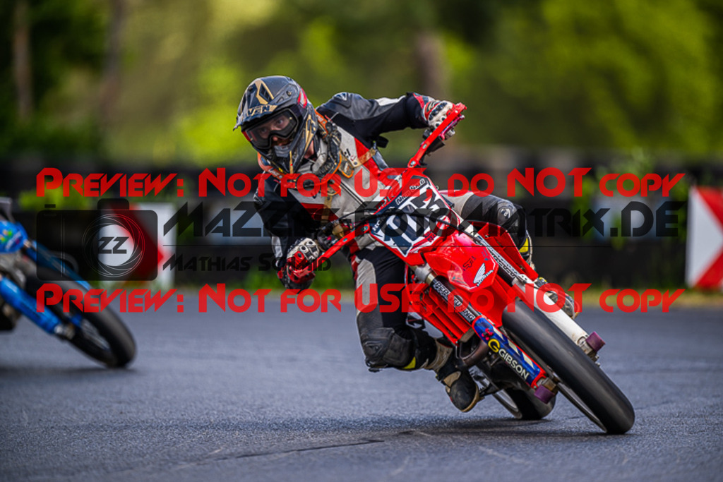 MaZZes_FotoMatrix_220528_1448 | Fotograf Mathias Schmid
Sportfotograf,
Eventfotograf,
Hochzeitsfotograf,
Portraitfotograf