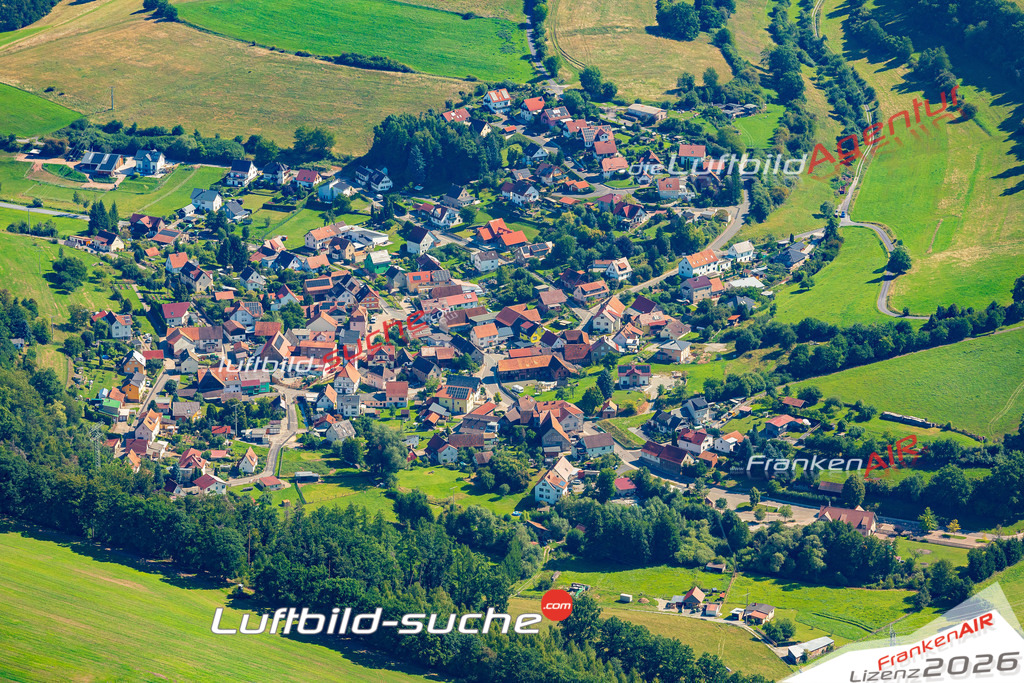 Luftaufnahme Wallbach Meiningen - Die Luftaufnahme wurde 2025 vom UL-Flugzeug heraus erstellt ( ohne Drohne ) - Hochauflösende Luftaufnahme - für professionelle Ausdrucke geeignet. Die Geschenkidee !Mit Lizenz und Bildrechte bestellbar