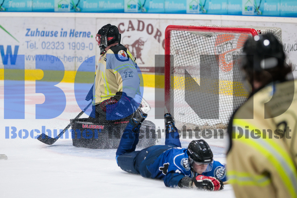 Benefiz-Eishockeyspiel der Polizei Bochum gegen die feuerwehr Duisburg {date} -  | {headline}



(Foto: Sebastian Sendlak / BOND)

 - Realisiert mit Pictrs.com