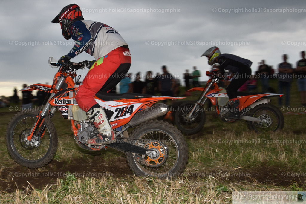 DSC_0262_01 (2) | Sportfotografie , Motorsport, Motoross, Reitsport, Mointainbike, Enduro,
Landschaft , Outdoor, Eventfotografie, Landschaft, Bilder online bestellen - Realisiert mit Pictrs.com