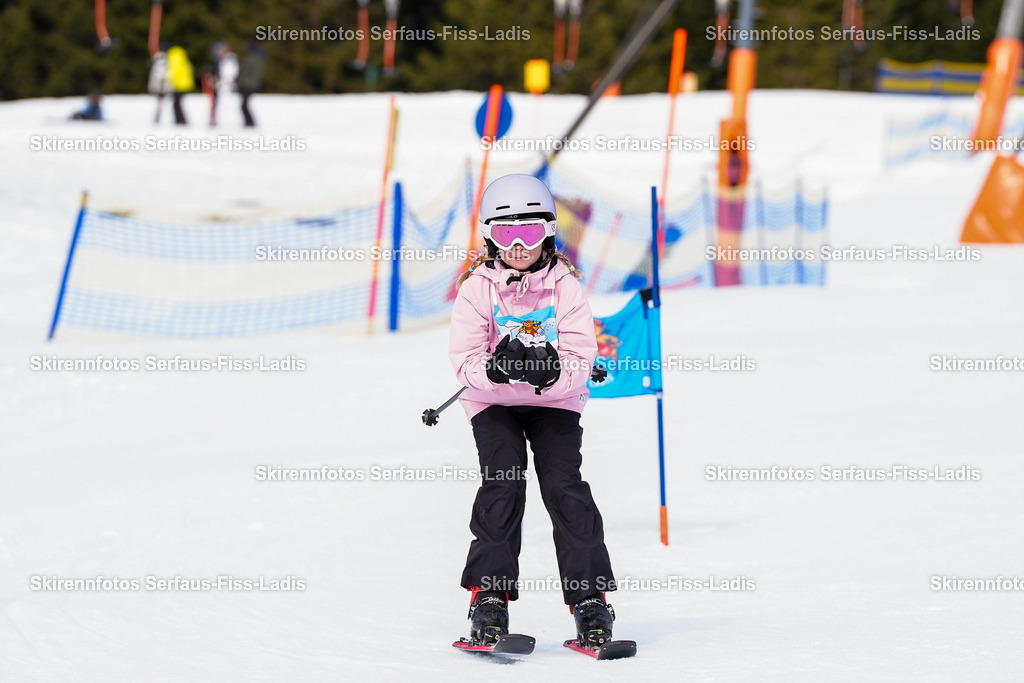 SRF_19.12.2025 0220 | SRF_19.12.2025 0220 - Realisiert mit Pictrs.com