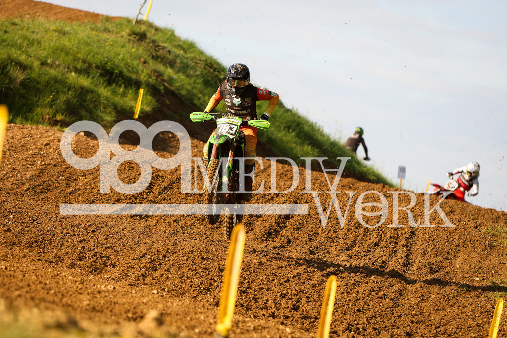 5E6A9586 | 989 MEDIAWORK