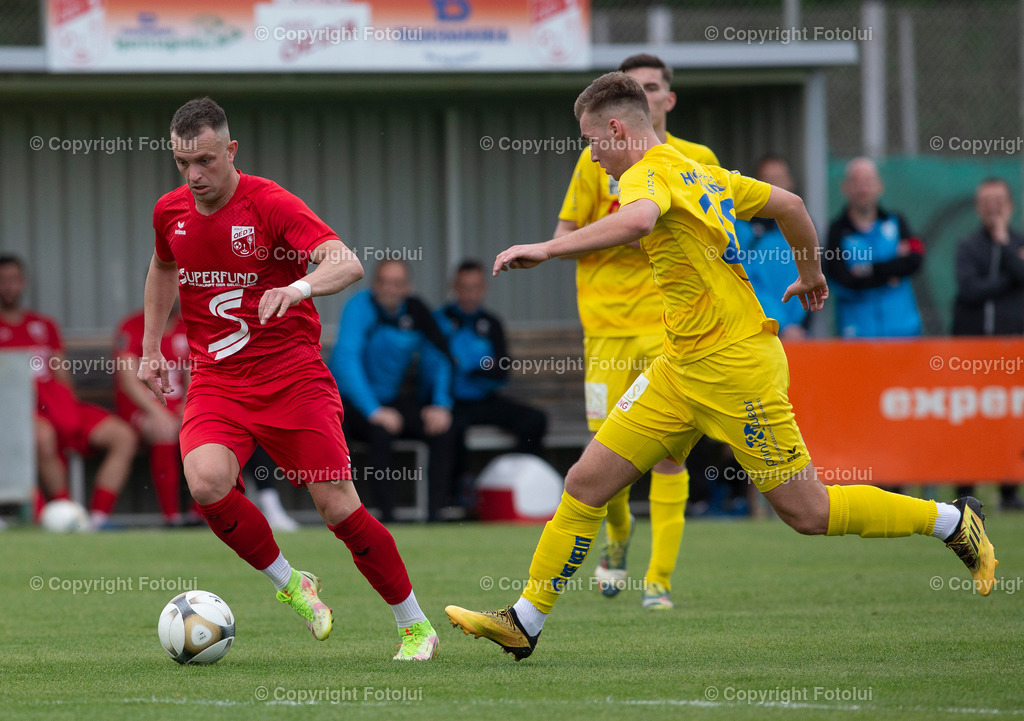 A_LUI_30042022_27 | SPORT,FUSSBALL,LT1 OOE LIGA ASKOE OEDT-DONAU LINZ 30.04..2022 IM BILD: NENAD VIDACKOVIC (OEDT)  UND ANDRE REISINGER (DONAU)FOTO:FOTOLUI