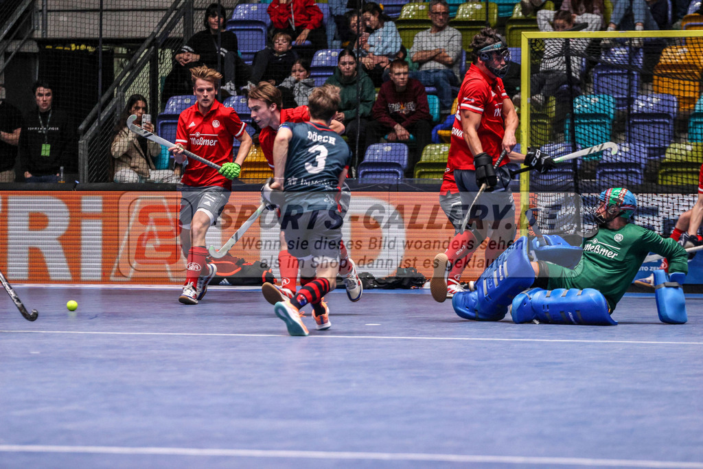 MJ_20230204-BHC-Alster-M-26 | Paul Dösch (Berliner HC #3) & Thomas Iain Alexander (Der Club an der Alster #1), Berliner HC - Der Club an der Alster am 4.2.2023 in der Ballsporthalle, Frankfurt am Main