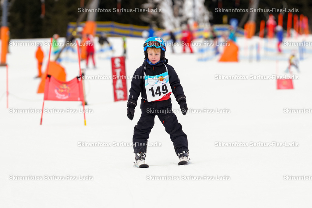 SRF_02.01.2026_0136 | Skirennfotos,Serfaus,Fiss,Ladis,Kinderskirennen,Winter,Tirol,Oberland,skirace,SFL,feelfree,weil wir's genießen,ski,Ski,skifahren,Sonnenplateau, - Realisiert mit Pictrs.com