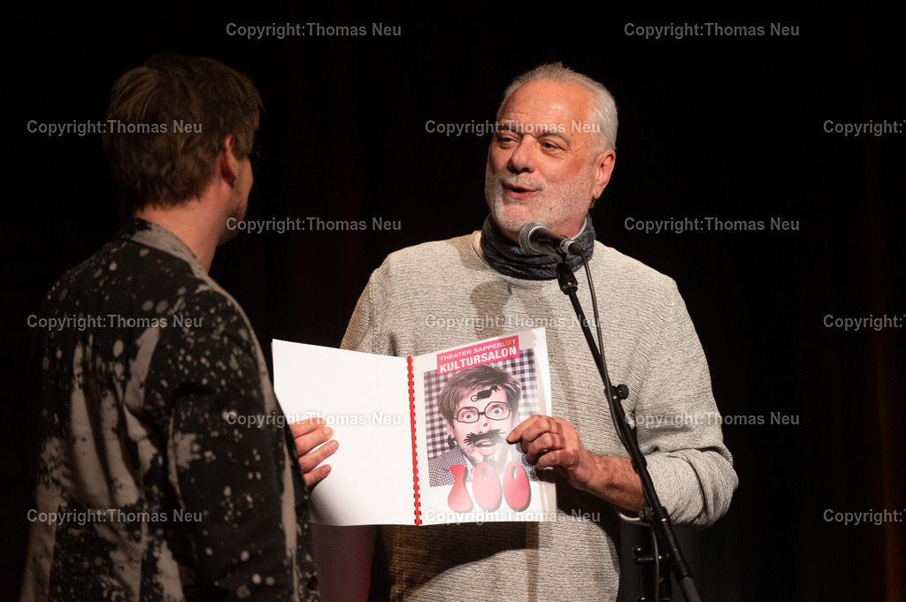 DSC_9593 | ble, Lorsch, Theater Sapperlot, 100.Kultursalon, Laudatio auf Daniel Helfrich vom Blassen Betram alias Roland Junghans,  , ,, Bild: Thomas Neu