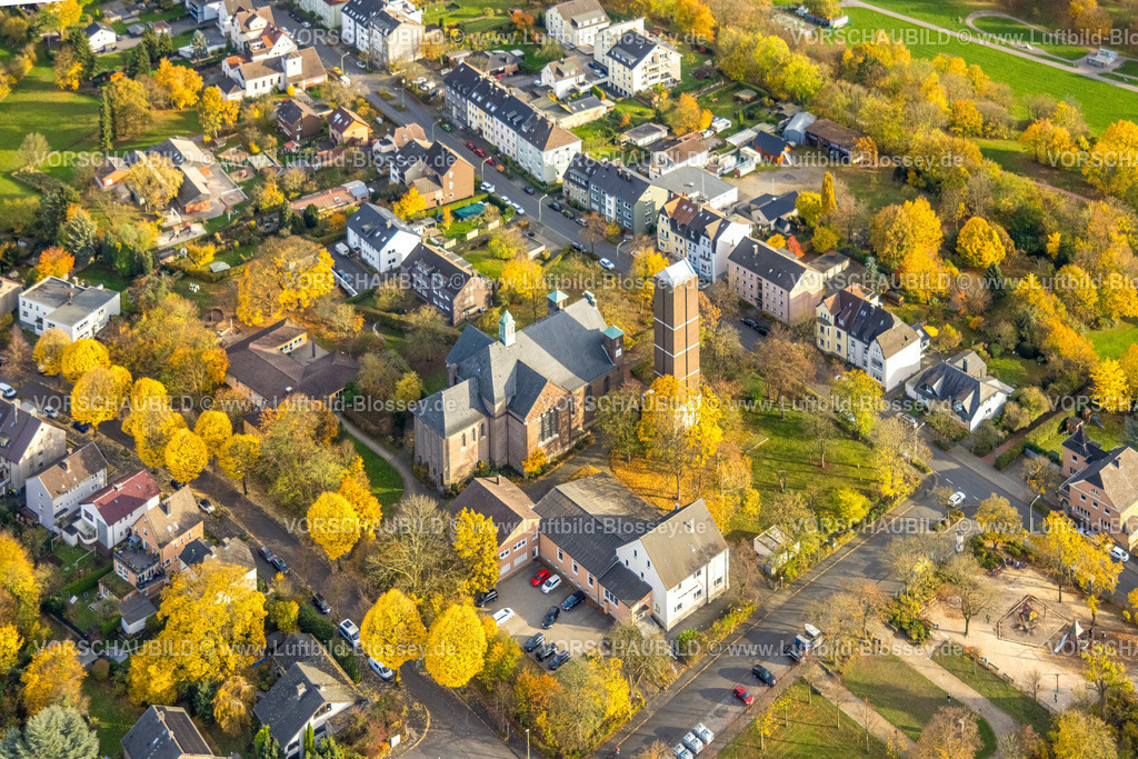 Hagen251102700 | Luftbild, Kirche Christ-König und Glockenturm der Christ-König Gemeinde, kath. Kindergarten Christ-König, herbstliche Bäume, Boele, Hagen, Ruhrgebiet, Nordrhein-Westfalen, Deutschland