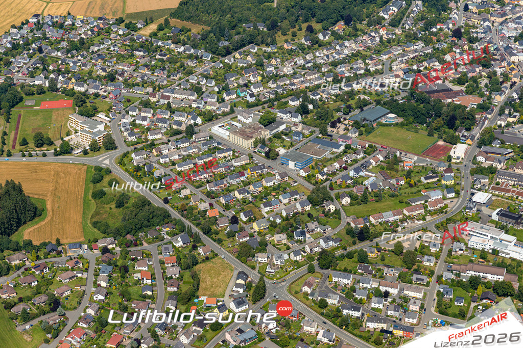 Das Luftbild der Stadt Helmbrechts wurde 2021 vom Flugzeug heraus erstellt (keine Drohne) Aufnahmehöhe ca.450 Meter- hohe Bildauflösung und Druck-Qualität garantiert!