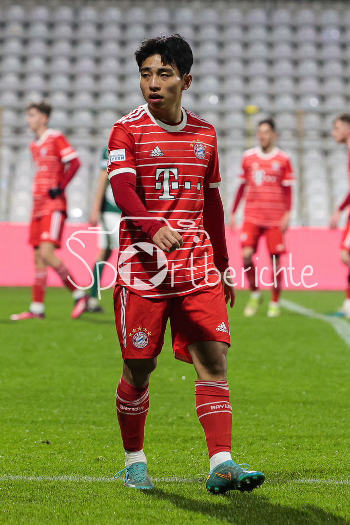 FC Bayern Amateure - 1. FC Schweinfurt | Hyunju LEE (FCB 8) in Aktion