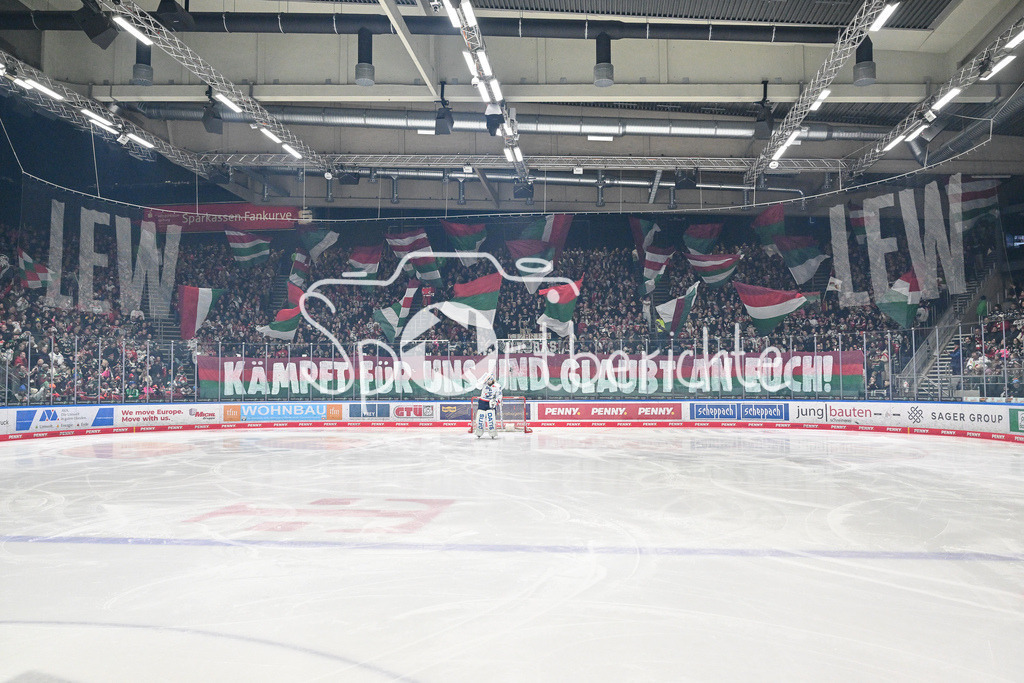 Augsburger Panther - Adler Mannheim | Die Fans der Panther haben eine Choreo zu Spielbeginn vorbereitet / DEL: Augsburger Panther - Adler Mannheim, Curt Frenzel Stadion am 16.02.2025