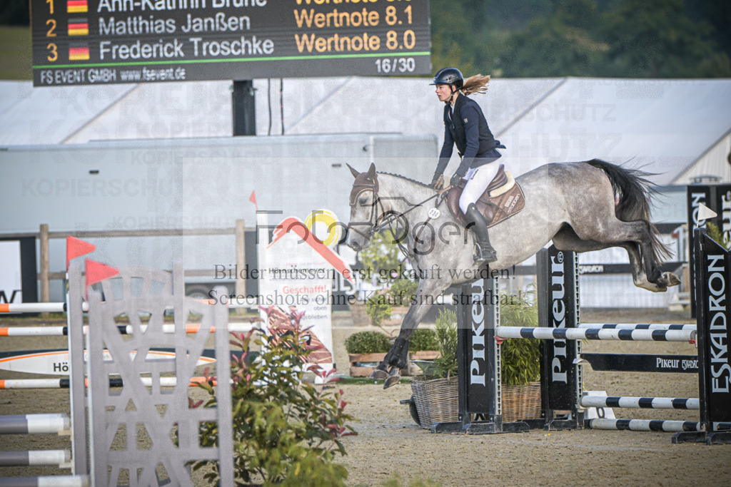 DOS_8179 | Entdecke hochwertige Reitturnierfotos von Foto Oger. Professionell, emotional und authentisch – jetzt Lieblingsmomente im Shop bestellen.Deutschlandweite Turnierfotografie. - Realisiert mit Pictrs.com