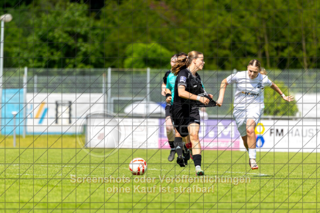 20260509_151034_0345 | #,1.FC Donzdorf (schwarz) vs. VfL Sindelfingen Ladies (weiß), Fußball, EnBW-Oberliga B -Juniorinnen, 22. Spieltag, Saison 2025/2026, Rasenplatz Lautertal Stadion, Süßener Straße 16, 73072 Donzdorf, 09.05.2026 - 14:00 Uhr,Foto: PhotoPeet / Sport- &amp; Eventfotografie / Peter Harich