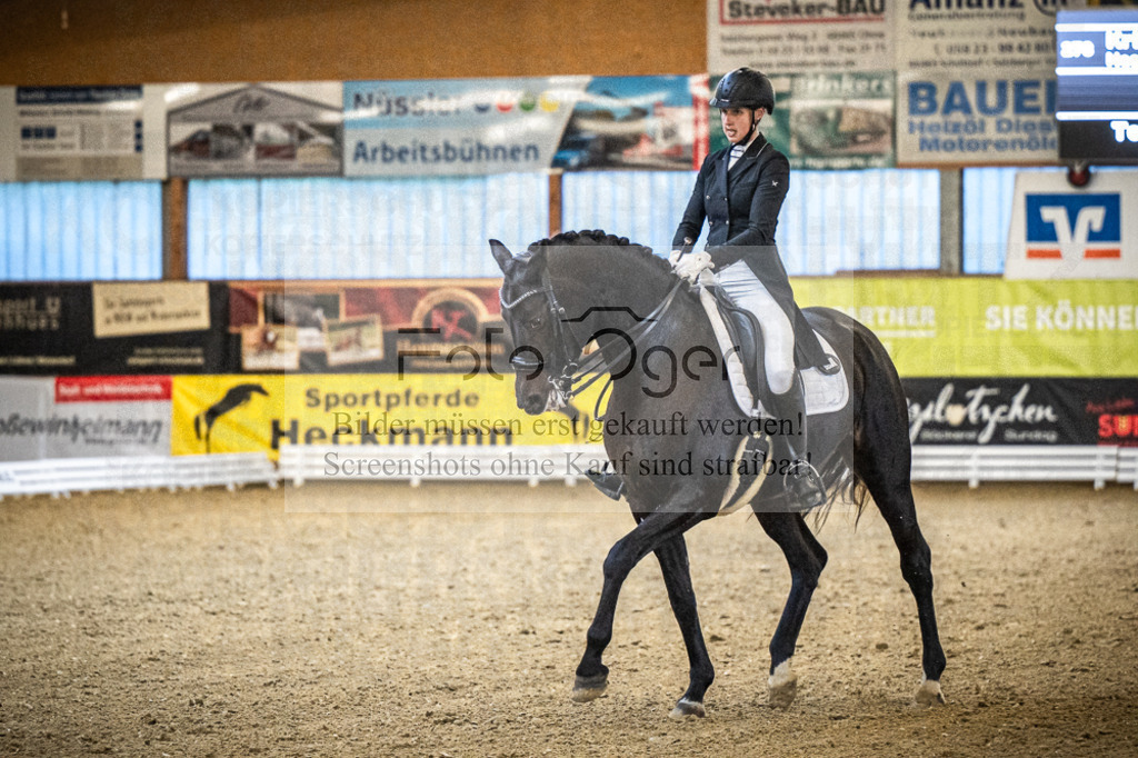 DOS_3720 | Entdecke hochwertige Reitturnierfotos von Foto Oger. Professionell, emotional und authentisch – jetzt Lieblingsmomente im Shop bestellen.Deutschlandweite Turnierfotografie. - Realisiert mit Pictrs.com